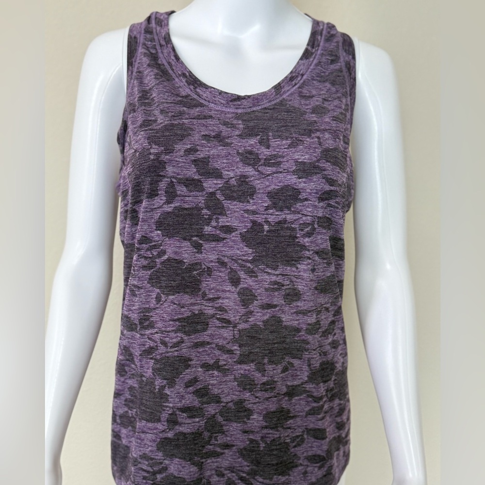 Athleta Momentum Seamless Racerback shirt